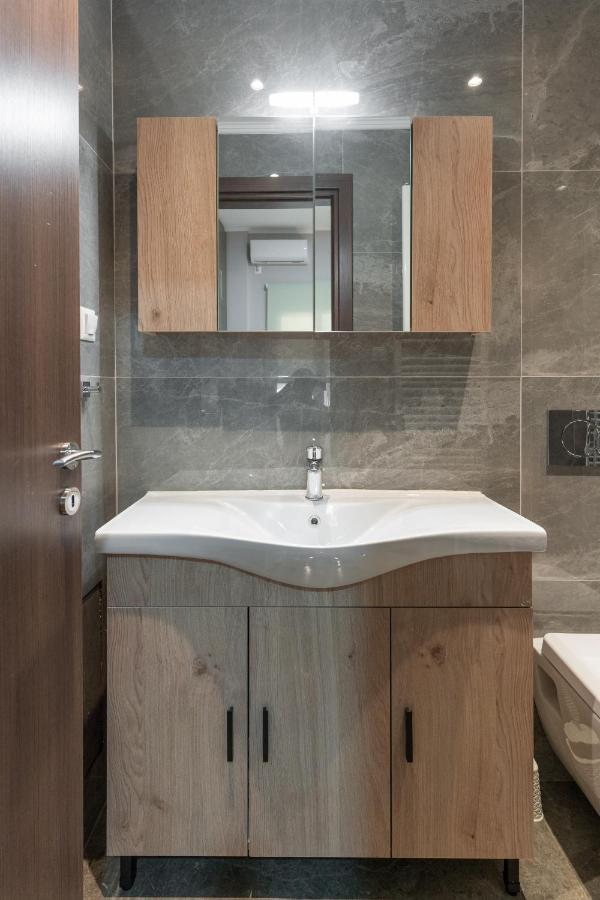 Cosy 2Br Apartment Next To Bars & Restaurants Афины Экстерьер фото